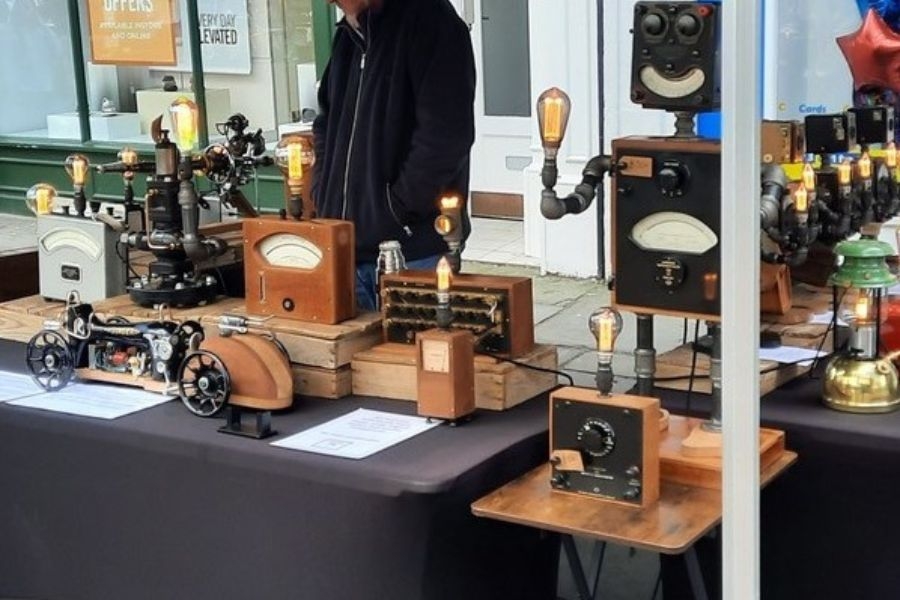 Chichester Antiques, Vintage & Decorative Arts  street market 